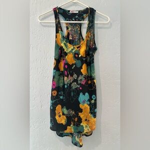 Golden Color Pop Top with Scoop Neck